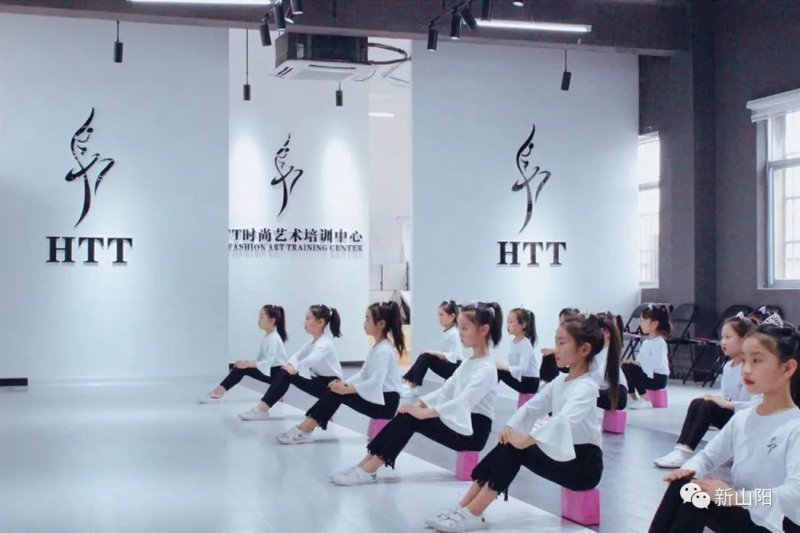 在寻找适合孩子的模特培训机构时，家长们往往会感到困惑。那么，怎样才能选择一个真正好的模特培训班呢？今天我们通过几个实际案例来解答这个疑问。