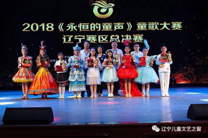 如何为口才表演挑选合适妆容?——案例解析篇